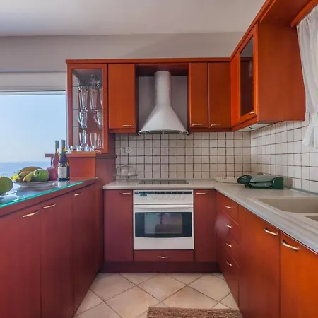 Chrysalida, Unspeakble Views And Privacy! Skaleta