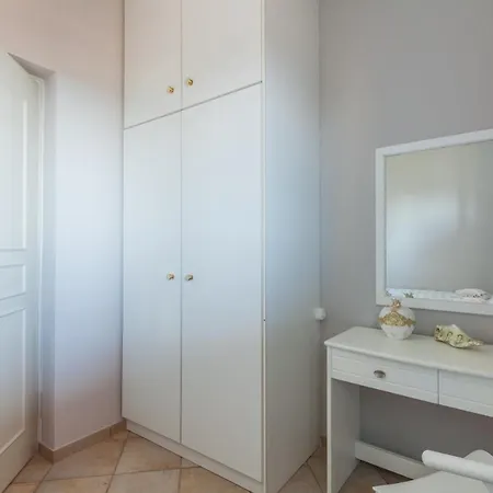 Chrysalida, Unspeakble Views And Privacy! * Skaleta